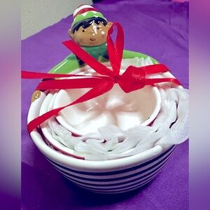 Elf glass measuring cups